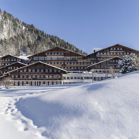 ホテル Huus Gstaad ザーネン エクステリア 写真