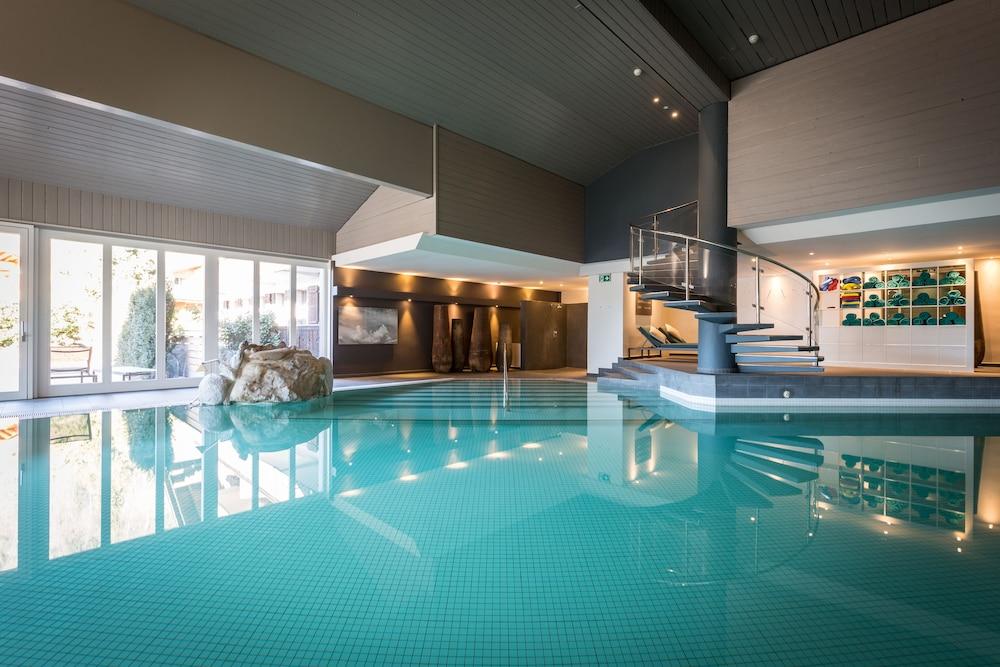 ホテル Huus Gstaad ザーネン エクステリア 写真