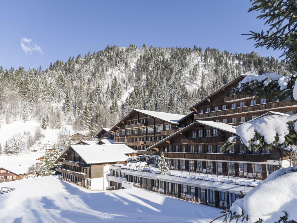 ホテル Huus Gstaad ザーネン エクステリア 写真