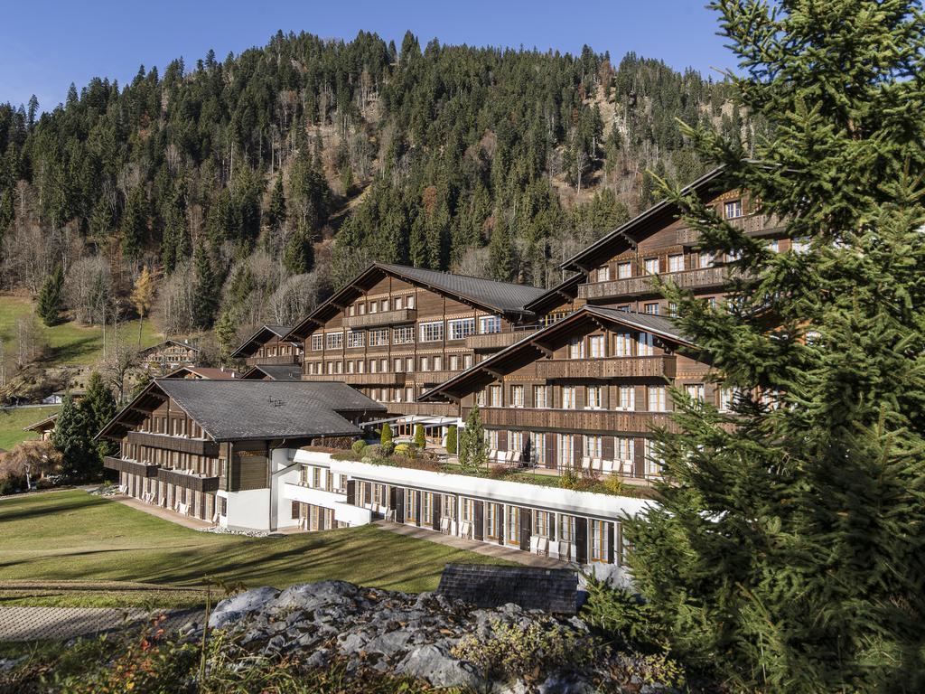 ホテル Huus Gstaad ザーネン エクステリア 写真