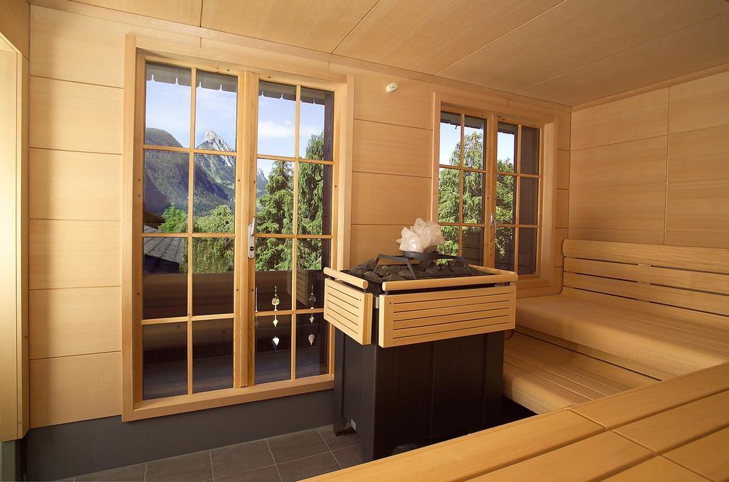ホテル Huus Gstaad ザーネン エクステリア 写真