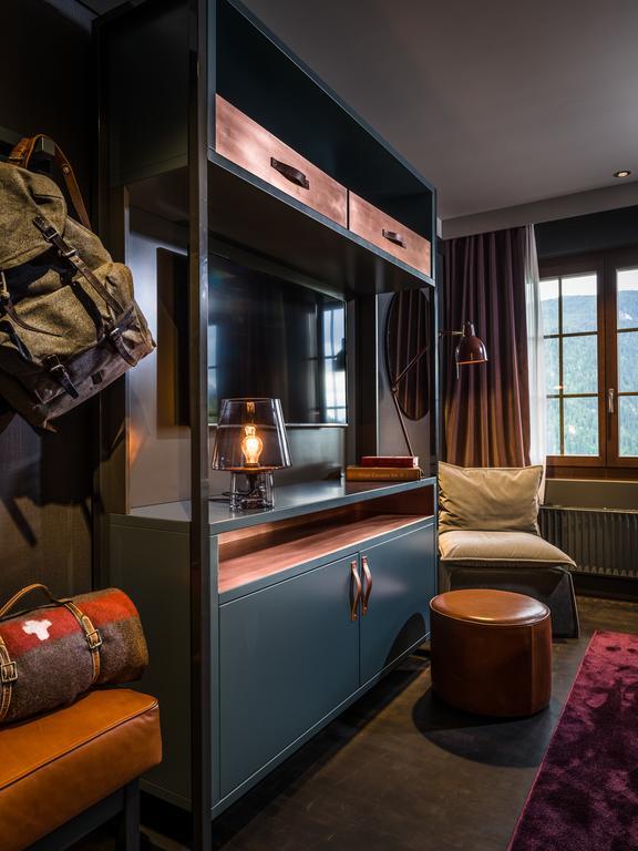 ホテル Huus Gstaad ザーネン エクステリア 写真